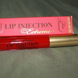 NWT Too Faced Lip Injection Extreme Lip Plumper Strawberry Kiss